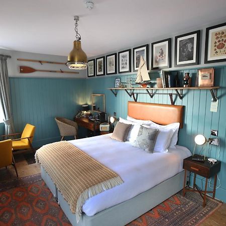 The Pilot Boat Hotel Lyme Regis Kültér fotó
