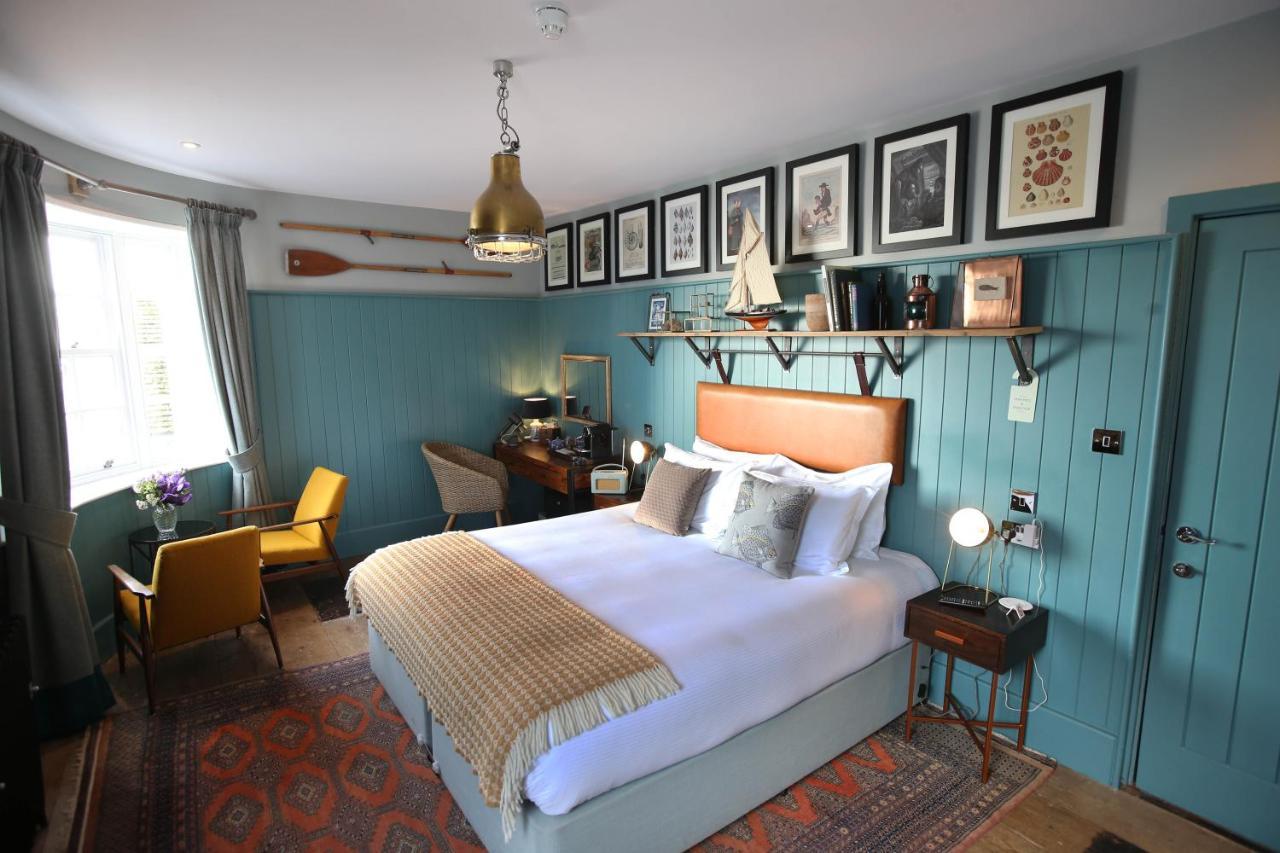 The Pilot Boat Hotel Lyme Regis Kültér fotó